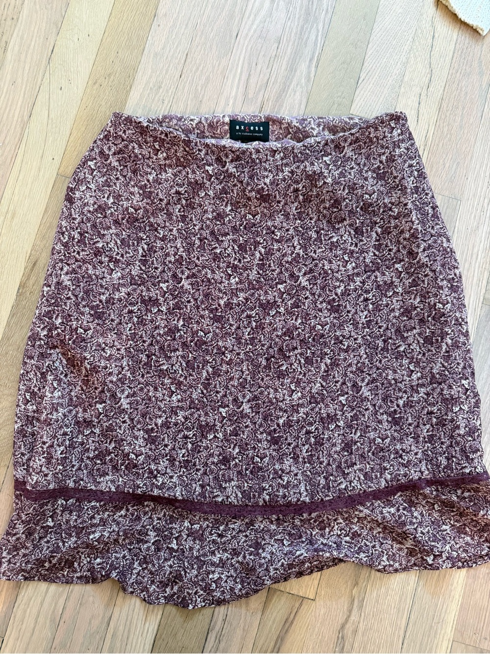 Axcess by Liz Claiborne Maroon and Cream Mini Skirt